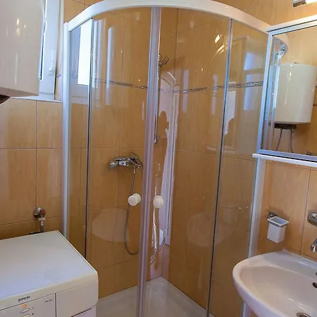 12 Jadranovo